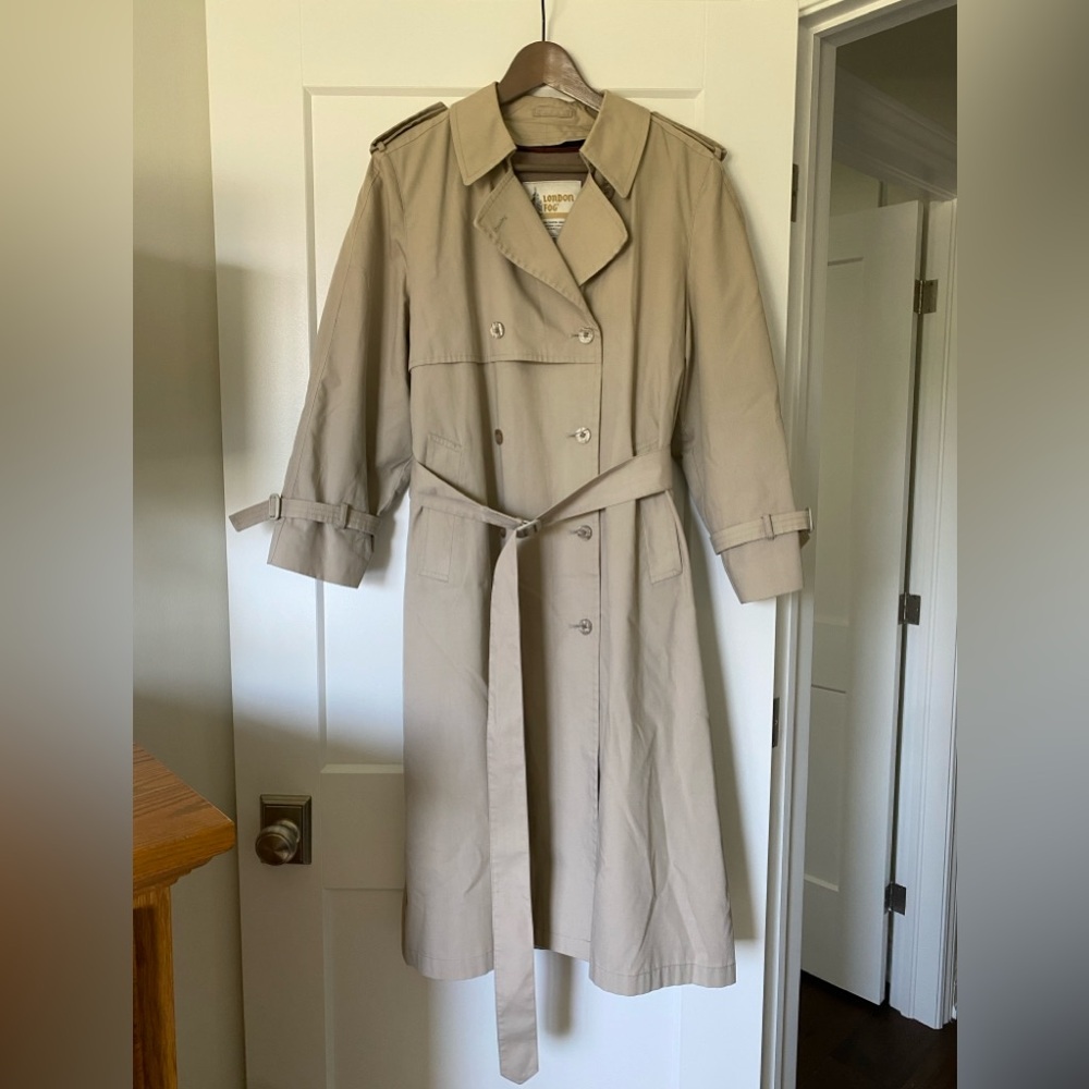 London Fog Vintage Trench Coat - Oversized - 10 Petit